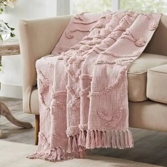 Brand New VCNY Home Adisha Tufted Medallion Solid Cotton Throw, 50" x 60". - Picture 1 of 2